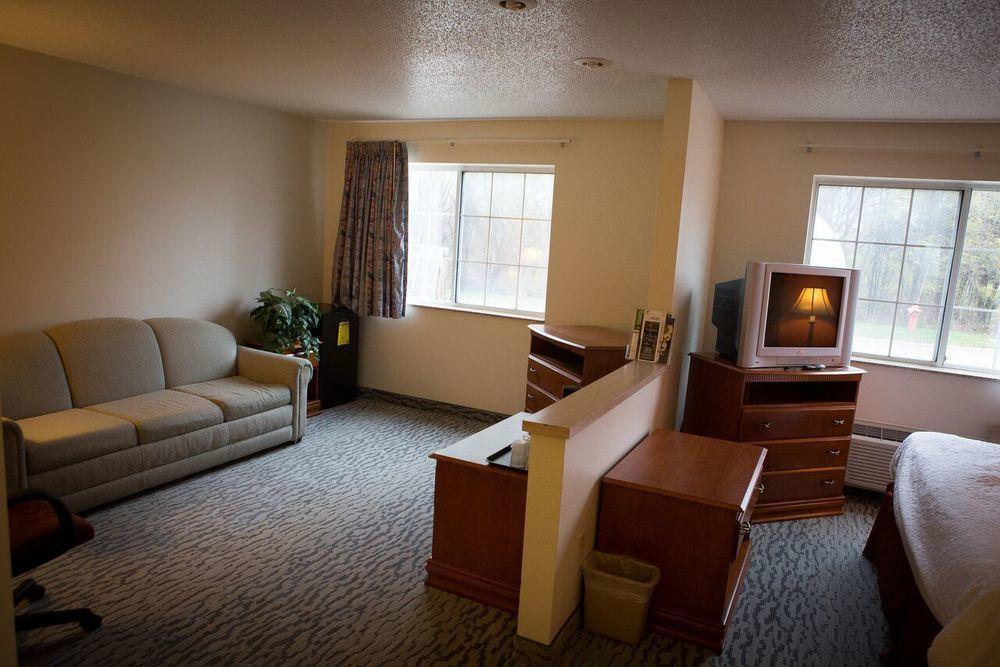 Regency Inn & Suites Anoka Exterior photo