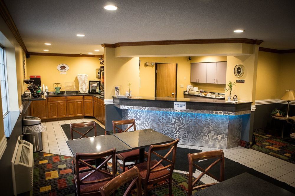 Regency Inn & Suites Anoka Exterior photo